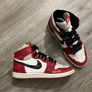 Nike Air Jordan 1 High Chicago 1985 Sneakers Size 9.5